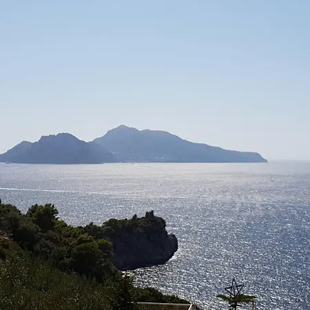 Pisani Piscina Giardino Terrazzi Panoramici Su Capri Villa