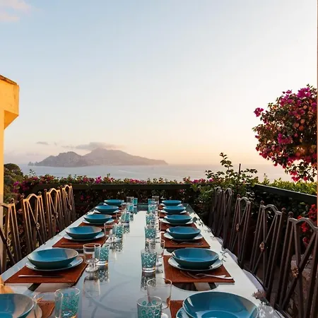 Pisani Piscina Giardino Terrazzi Panoramici Su Capri * Massa Lubrense